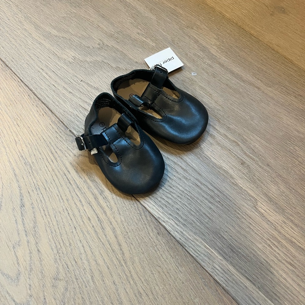 NWT Baby Mary Jane Black Shoes Piper Finn